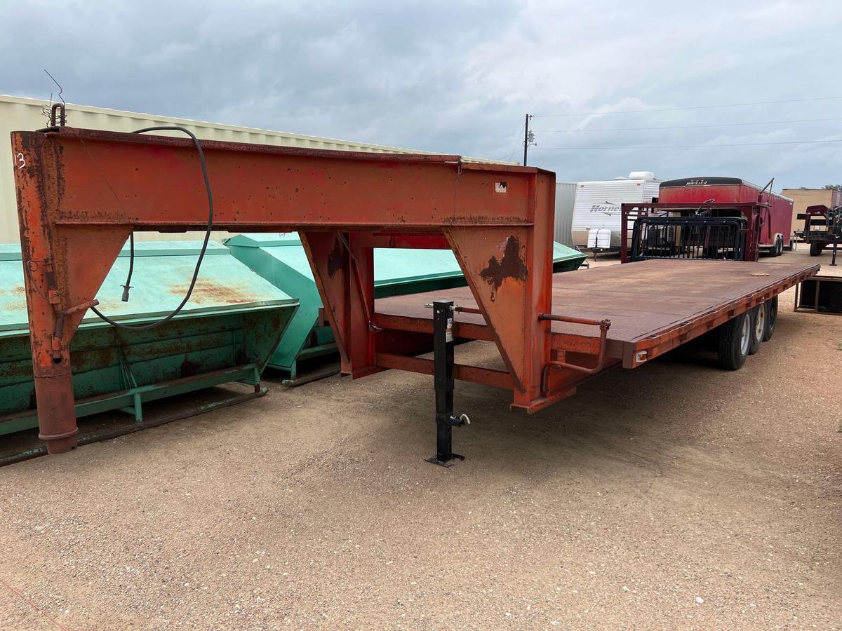 1976 102' x 27.5' 3 Axle Gooseneck Flatbed Trailer Steel Floor 16'' Tires. 8 Lug Wheels Local Ranch