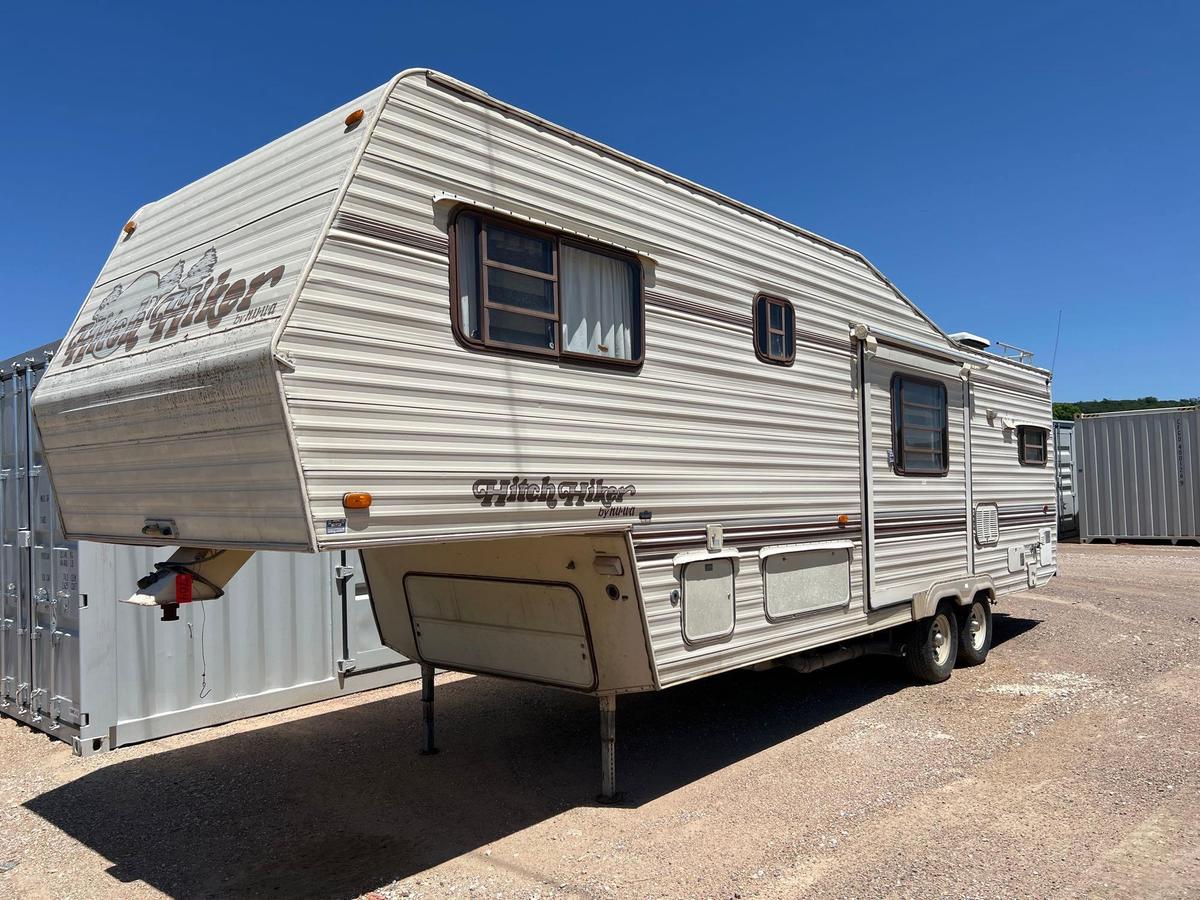 1990 Hitch Hiker 5th Wheel Travel Trailer with Slide-Out, Awning, Couch and Recliner VIN 43283