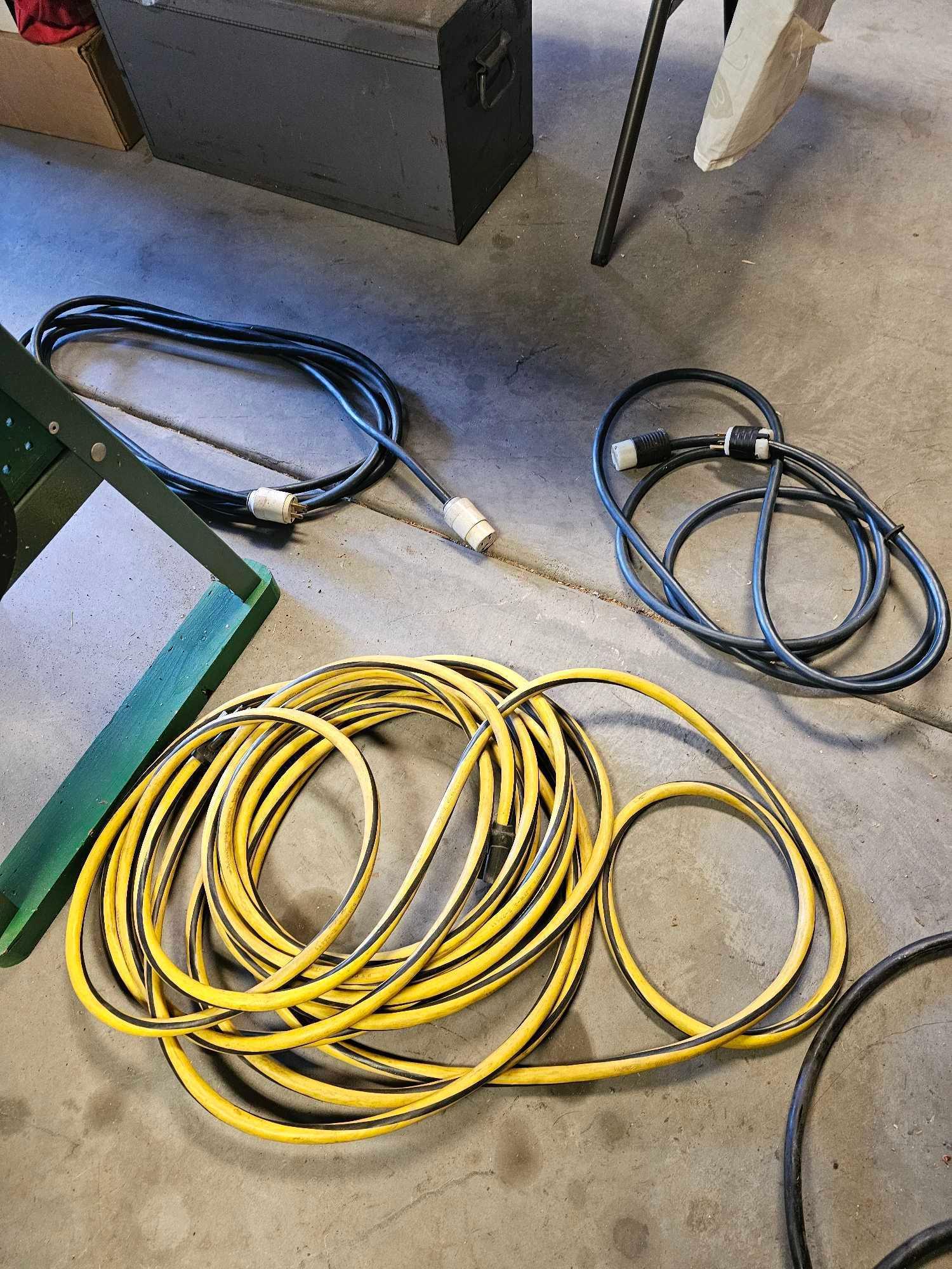 EXTENSION CORDS AND JOB POWER STRIPS