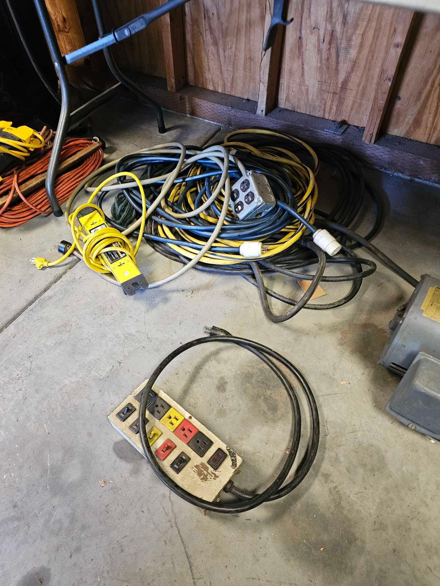 EXTENSION CORDS AND JOB POWER STRIPS