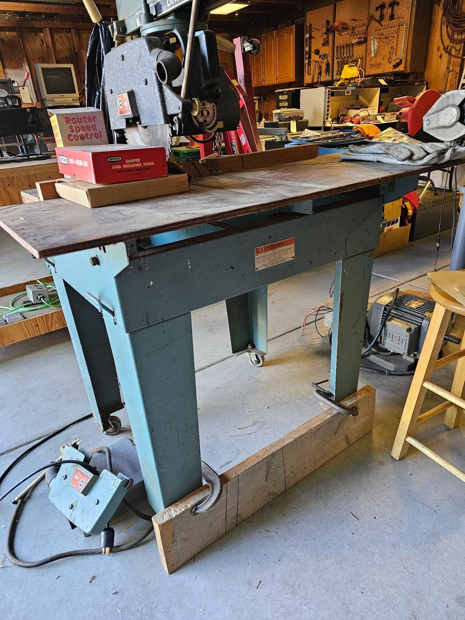 DEWALT RADIAL ARM SAW