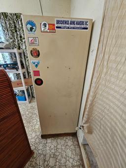 GUN SAFE WITH COMBINATION