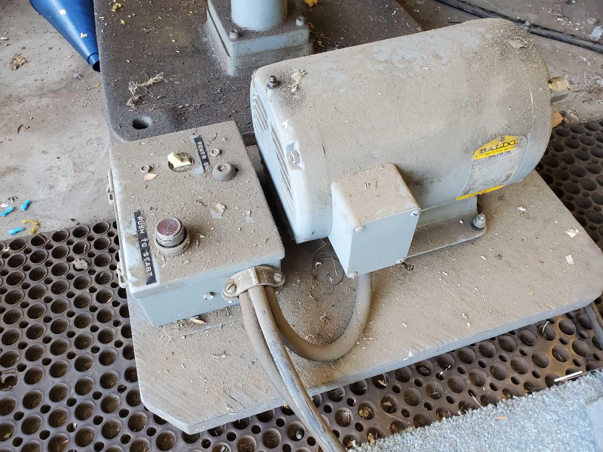 CINCINNATI TOOLMASTER MILLING MACHINE