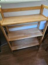 2 FOLDING BOOK SHELVES