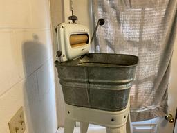 Midwest wash bay wash tub w/wringer & stand