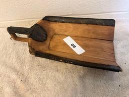 primitive wood feed scoop