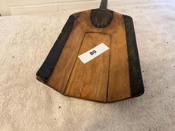 primitive wood feed scoop