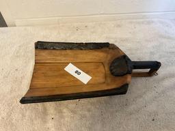 primitive wood feed scoop