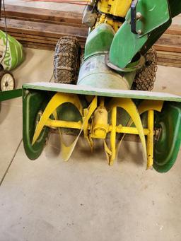 John Deere 726 Gas Powered Snow Blower