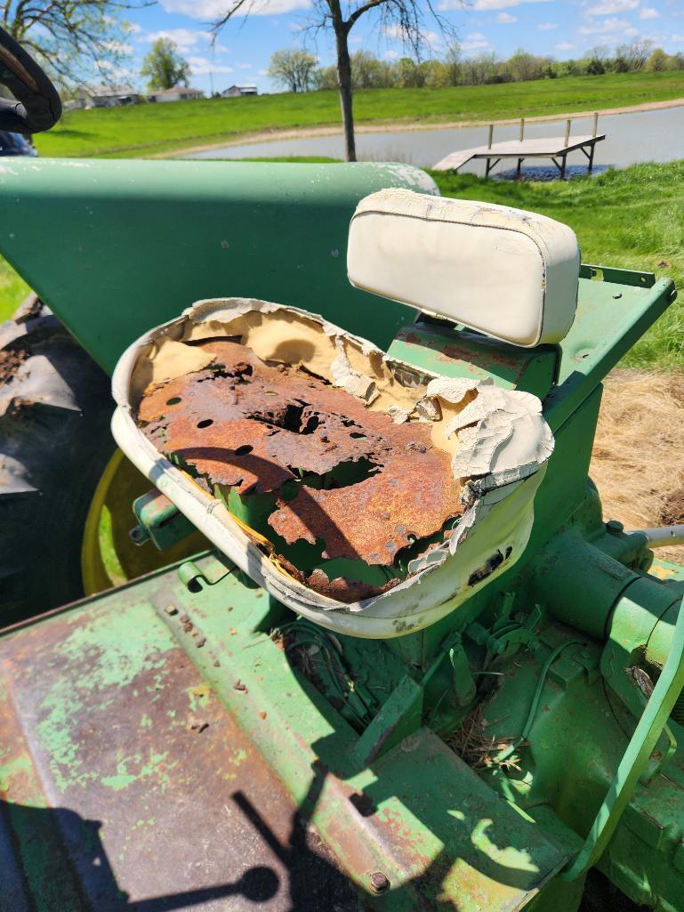 John Deere 2010 gas tractor