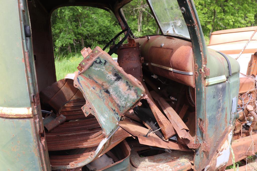 Vintage GMC Antique truck BEING SOLD FOR PARTS & PARTS ONLY