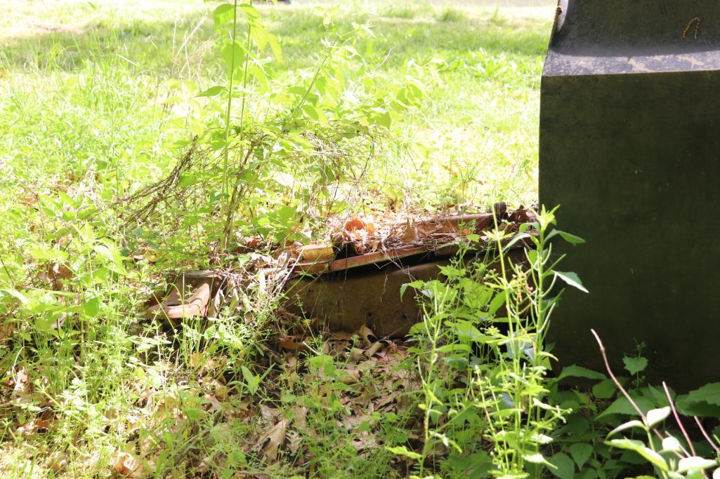 Older Truck Bed & Axels that can be converted to a trailer