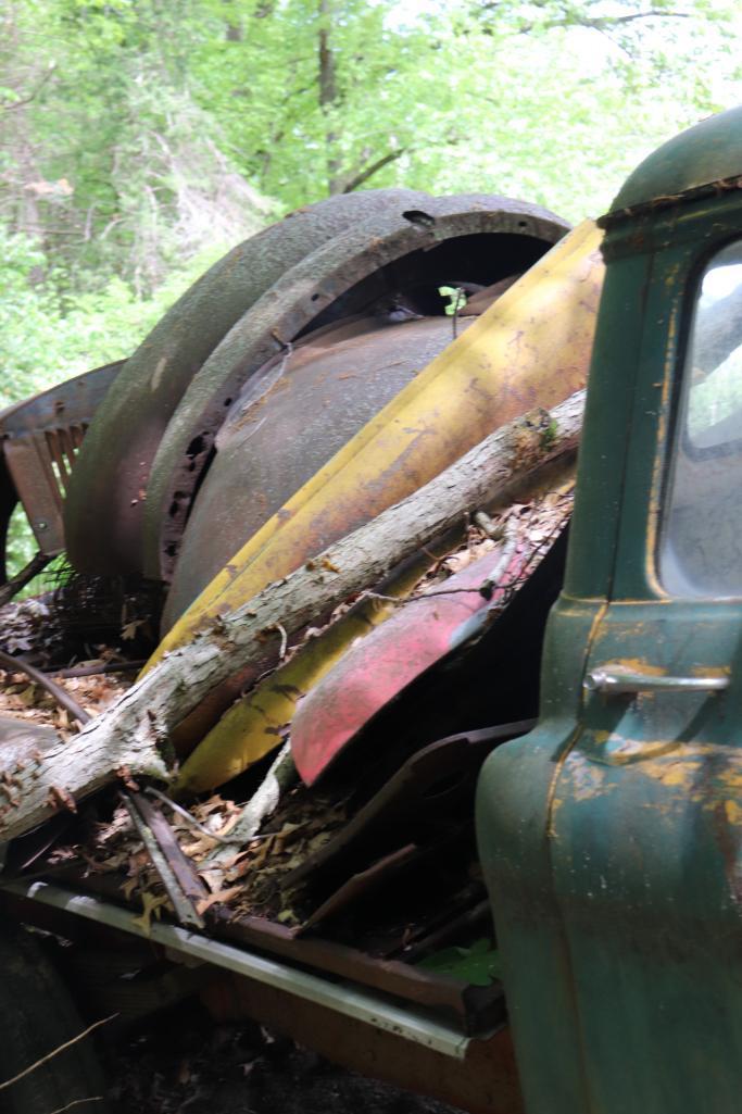 Vintage Chevrolet 5400 Heavy Duty Truck & 1940's Truck Parts