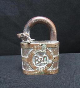 VINTAGE B&O RAILROAD LOCK, ALTON DIVISION, YALE AND TOWNE MFG CO.