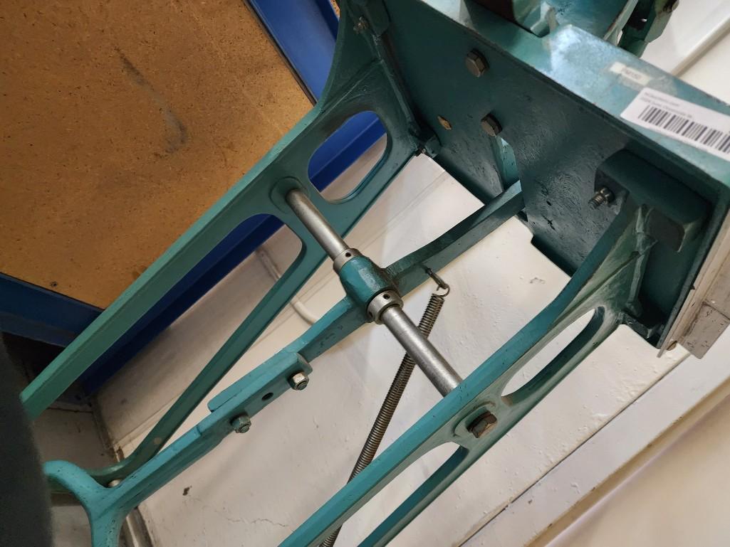 Foot Press/Kick Press - Snap Rivet machine w chair