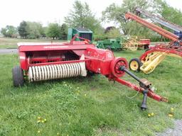 IH 435 Square Baler