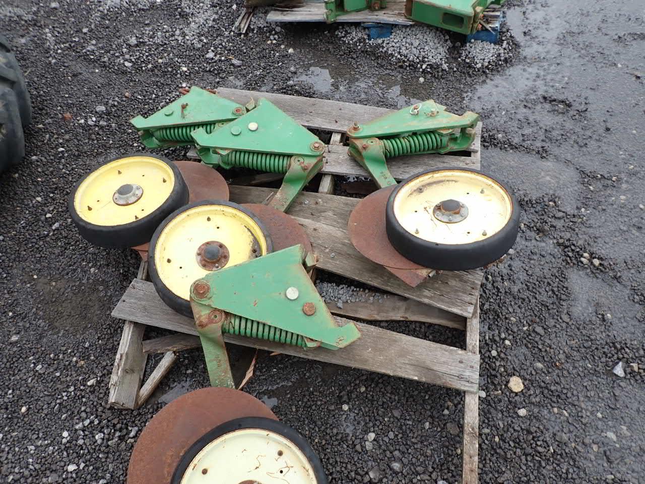 (8) JD 7200 Fertilizer Openers