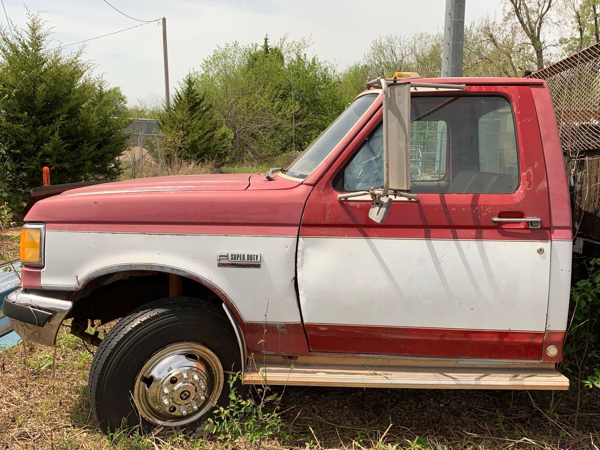 1989 Ford F-450 Pickup Truck