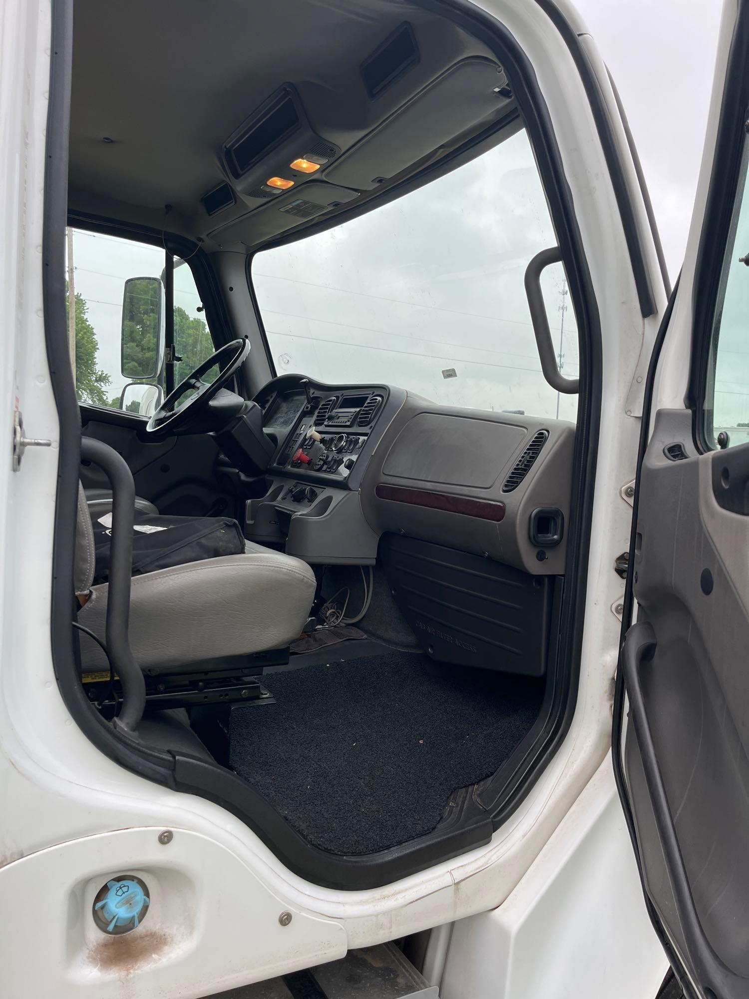 2008 Freightliner M2 medium duty