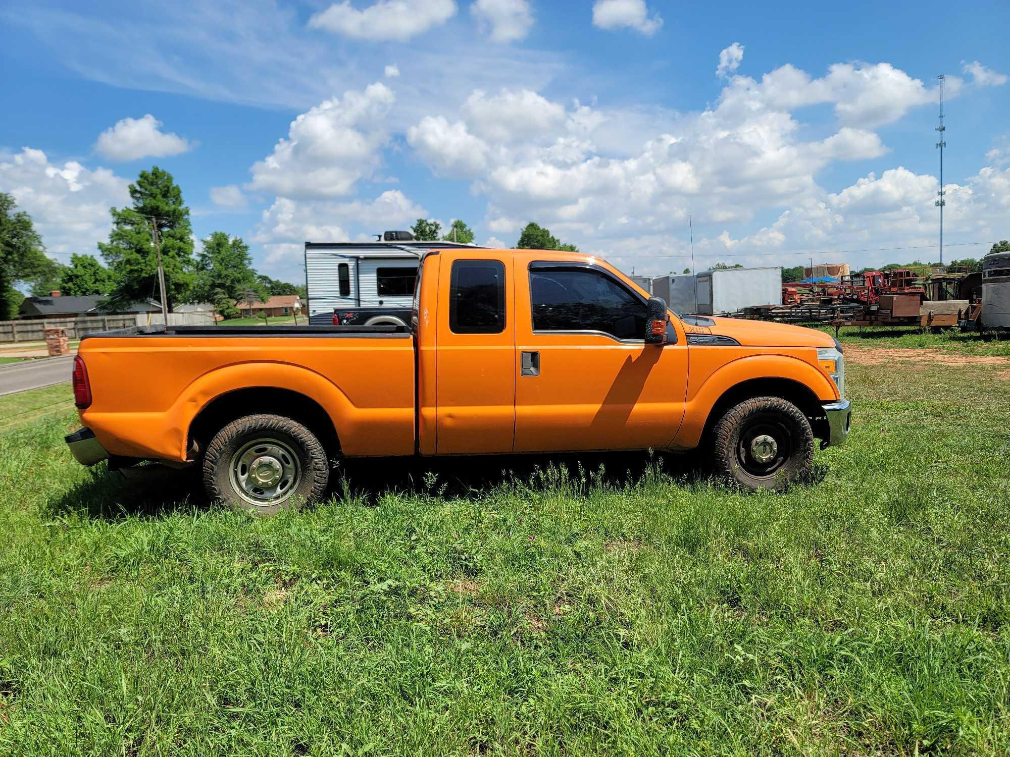 2013 Ford f250 2 wheel dr 254,406 miles