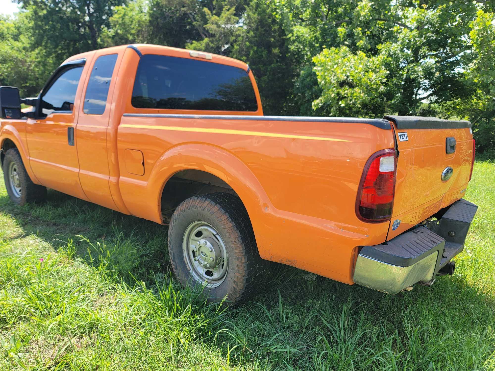 2013 Ford f250 2 wheel dr 254,406 miles