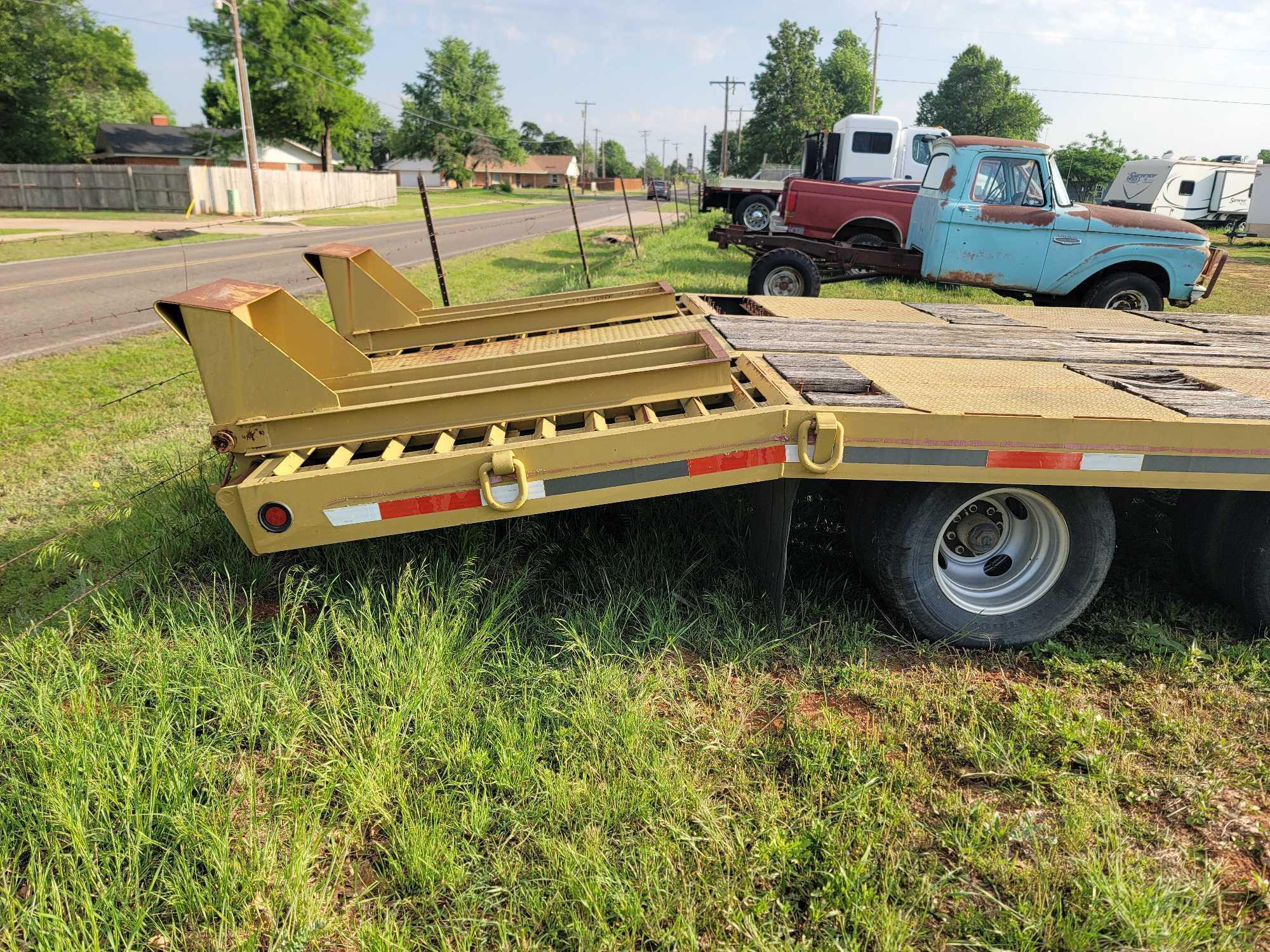 24ft interstate 20DT deck over trailer with 5ft dove tail and ramps