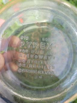 Pyrex glass bowls