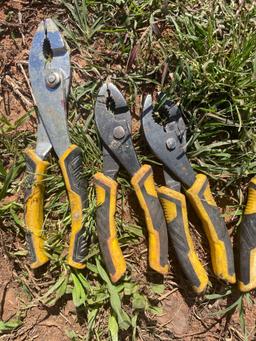 4 regular pliers and 3 needle nose pliers