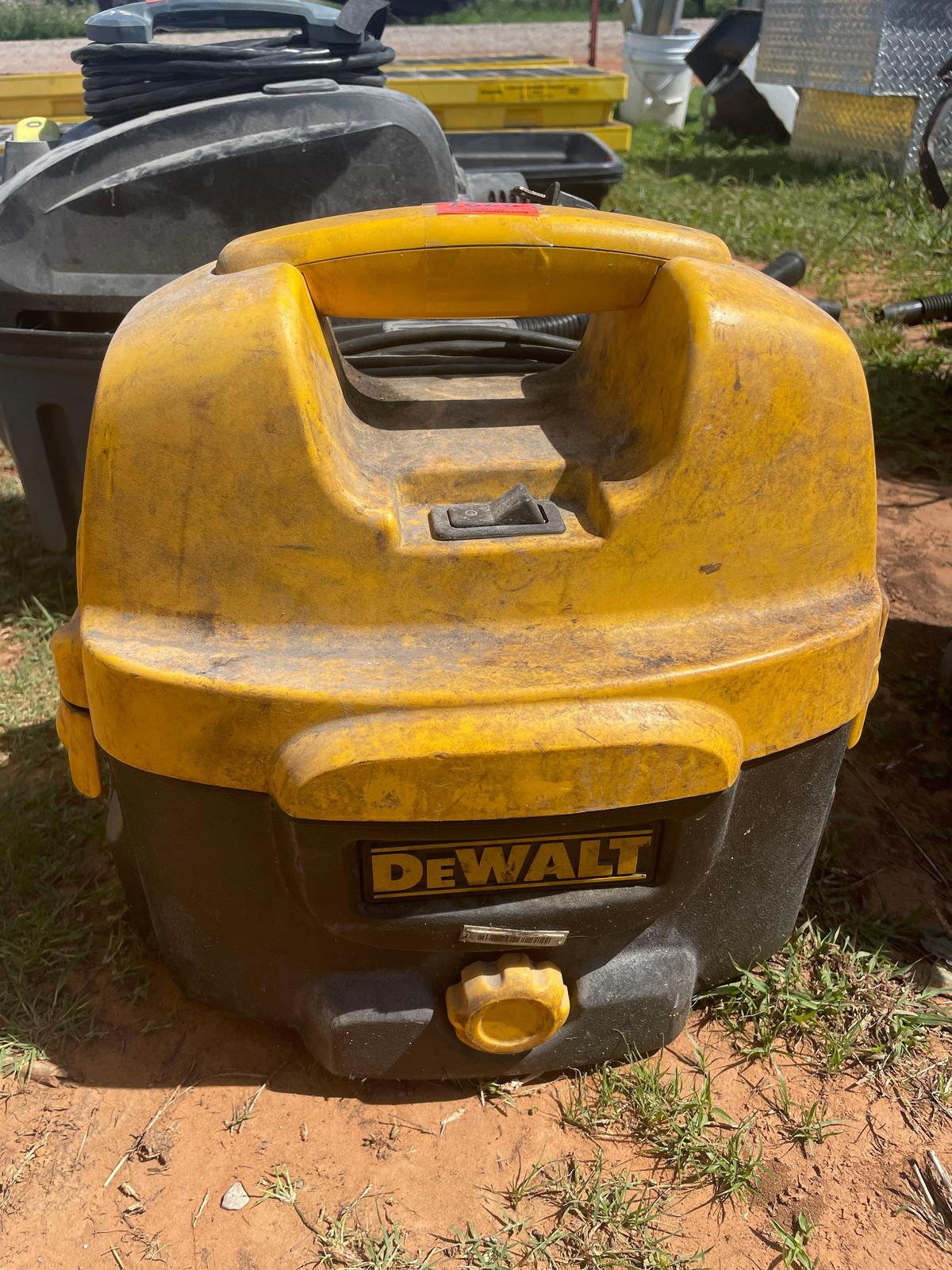 dewalt 18v wet dry shop vac