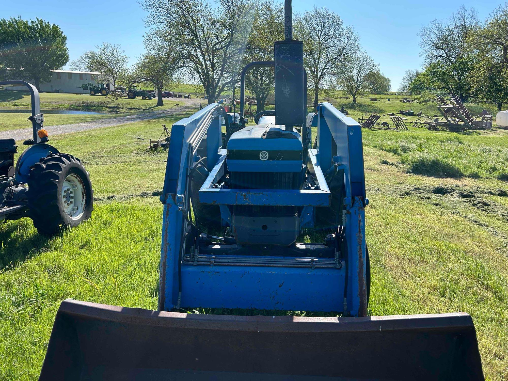 New Holland Tractor 7210