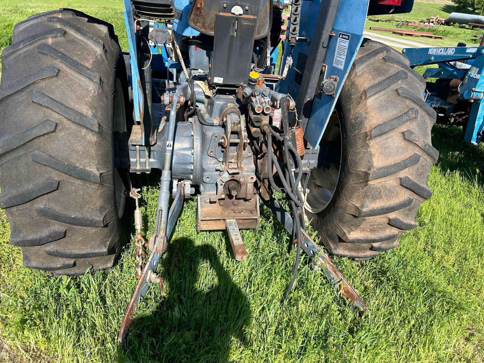 New Holland Tractor 7210