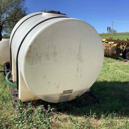 900 Gallon poly tank with, on truck or trailer mount skid