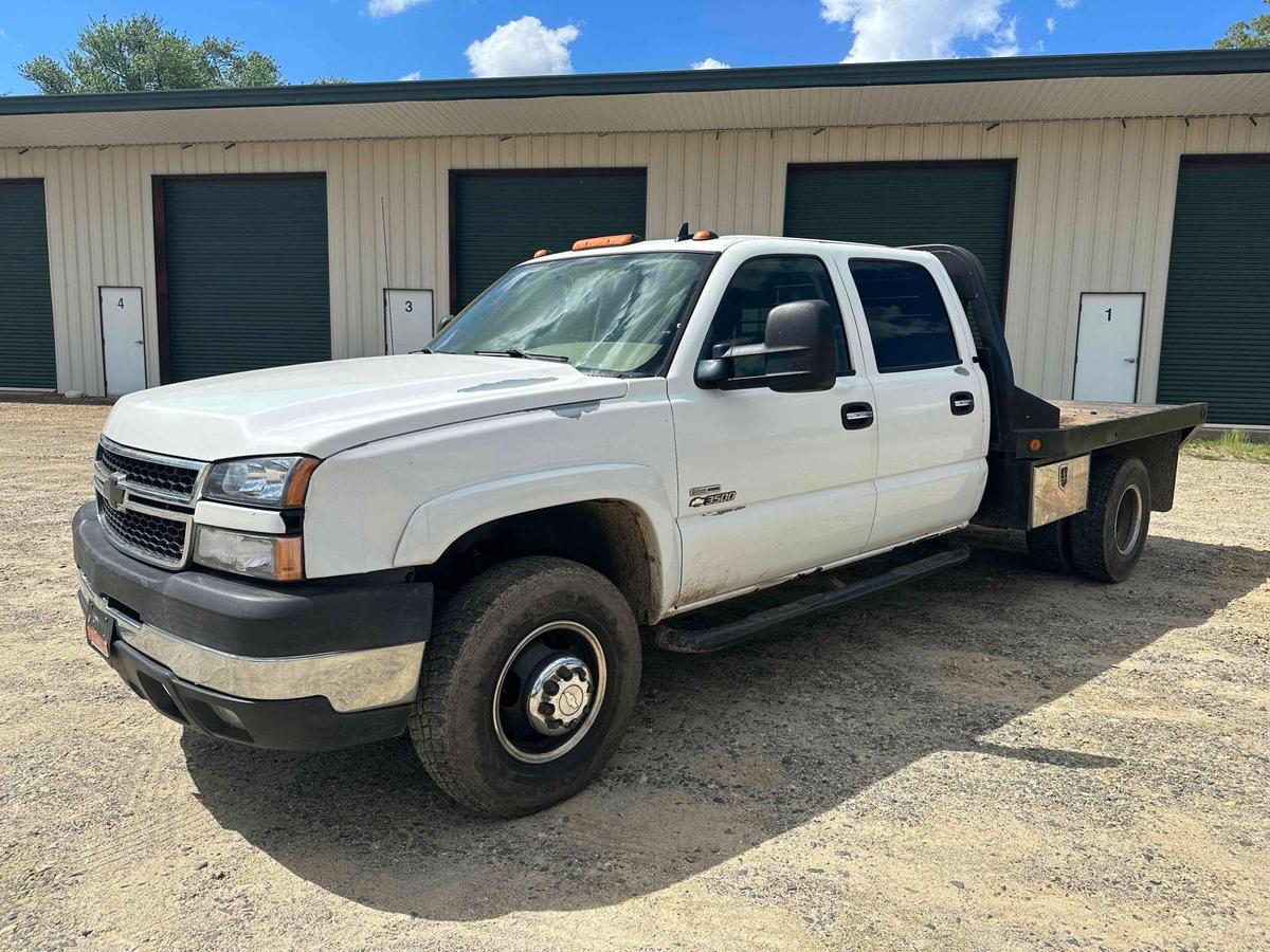 2006 Chevrolet Silverado 3500 4x4 Flatbed Truck (Diesel), VIN # 1GCJK33D06F216550