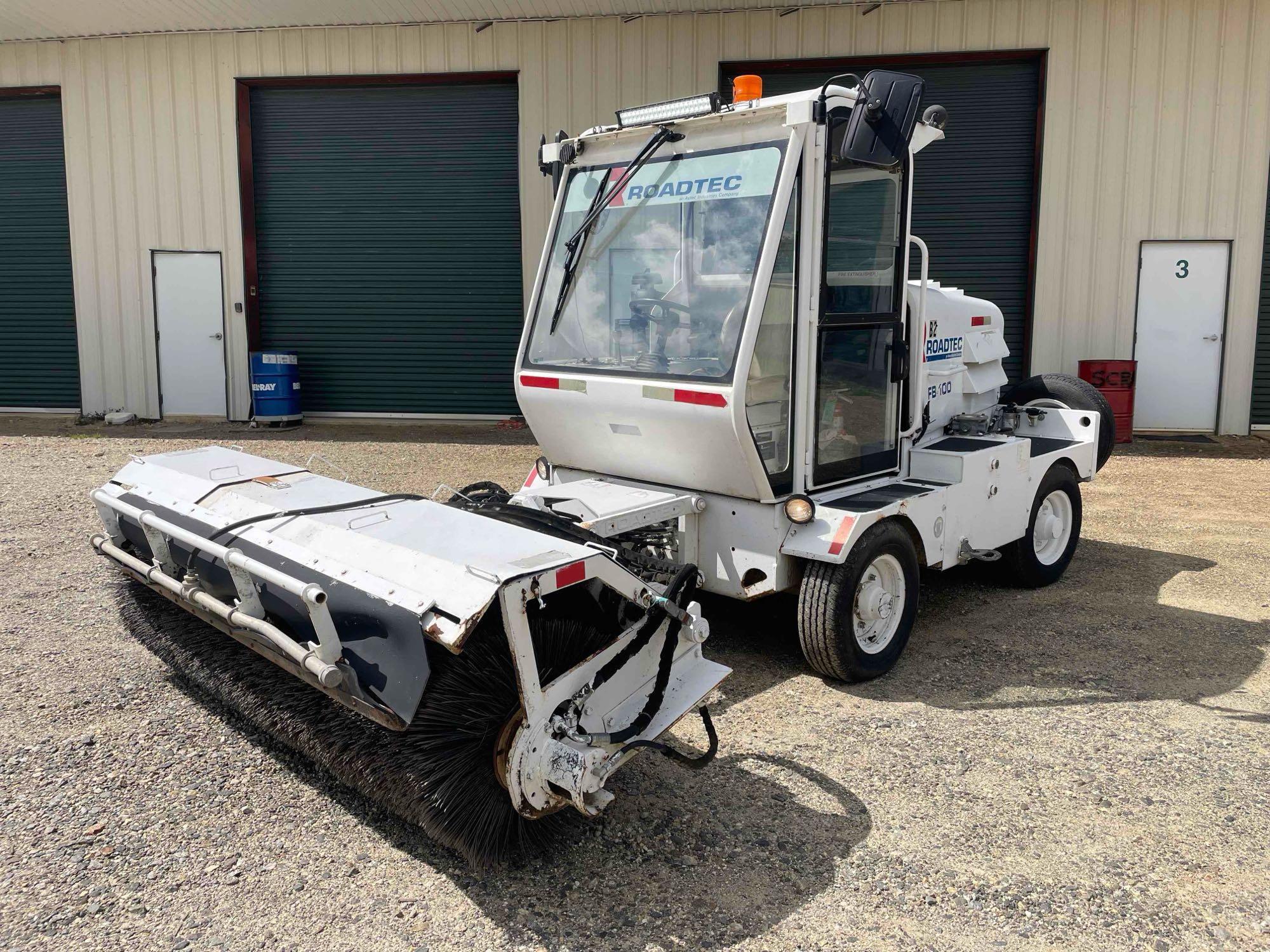 Roadtec FB-100 Sweeper