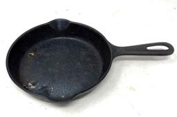 Griswold No. 3 Cast Iron Skillet