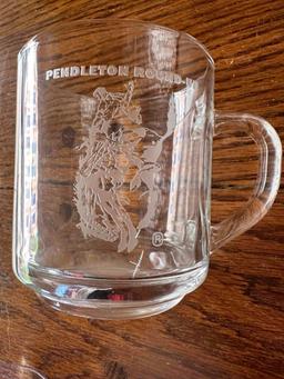 Set of 2 glass Pendleton Round up glass mugs