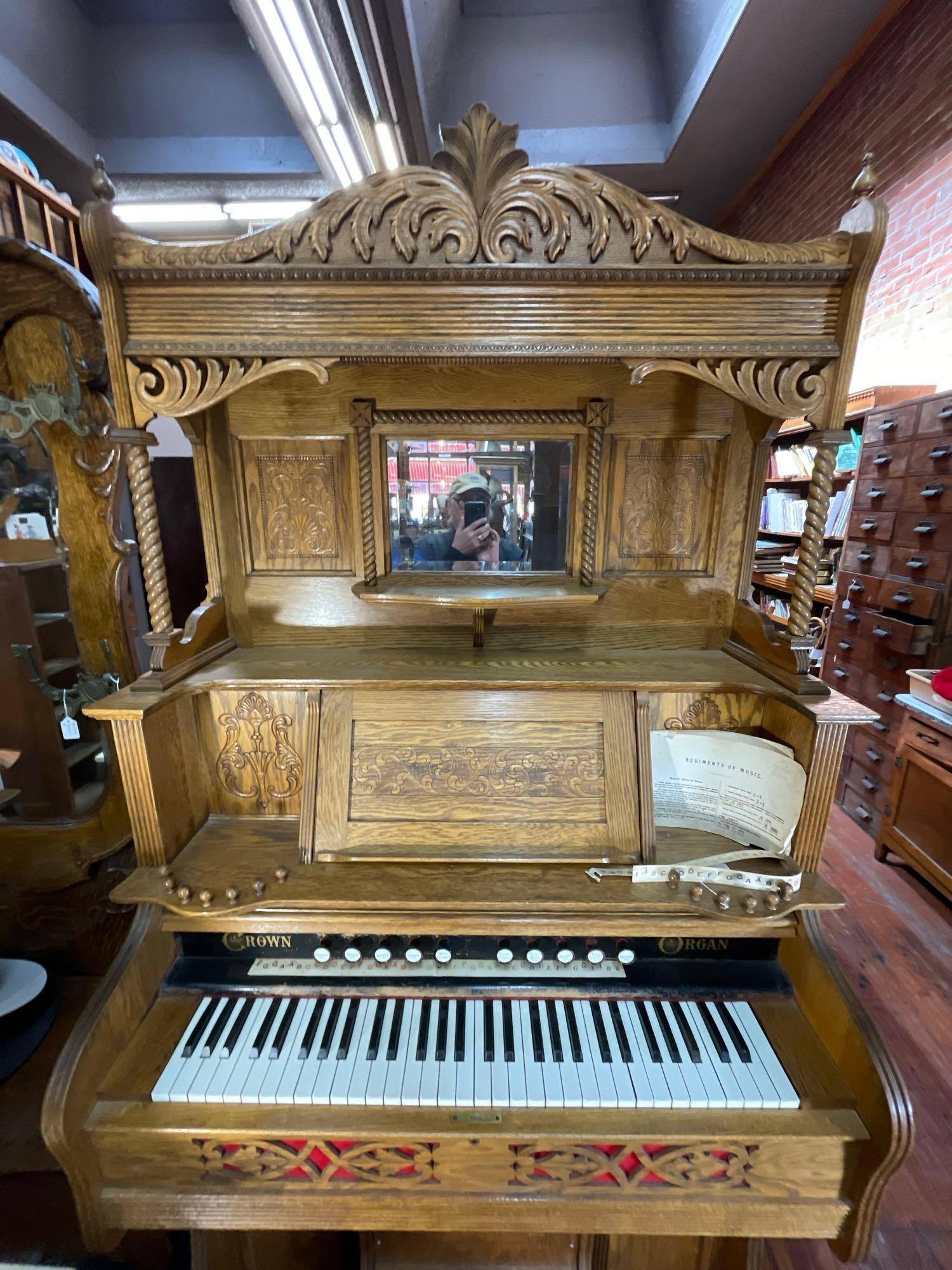 Pump organ