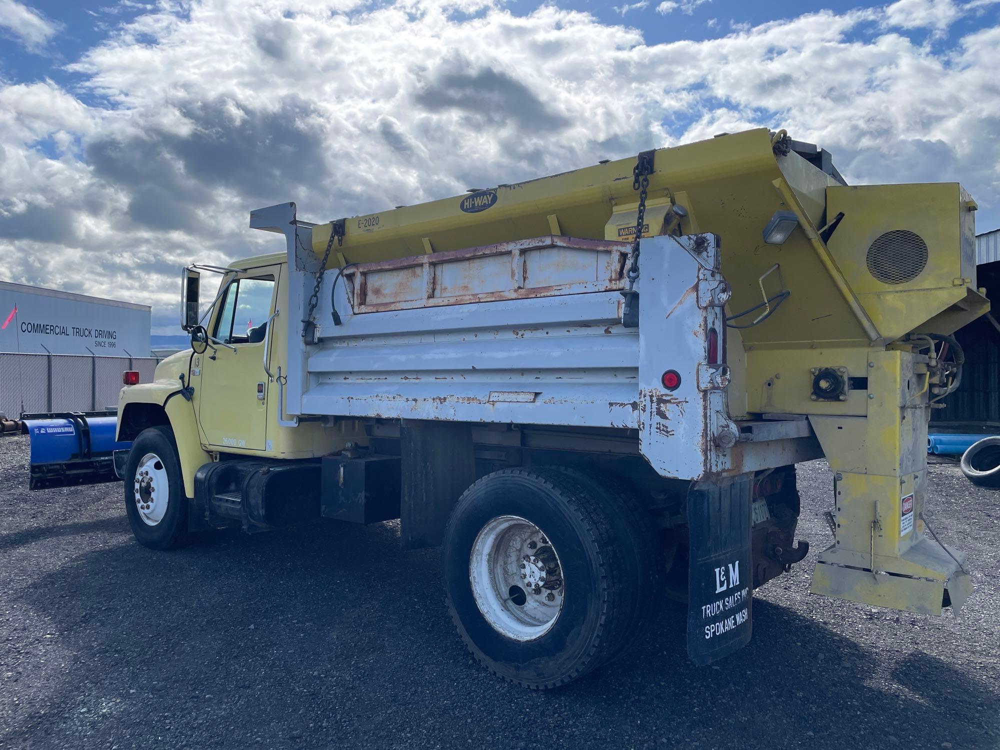 1988 Navistar International S1700 Dually Dumptruck w/ Snow Plow