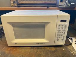 General Electric Microwave Model JES738WJ 01