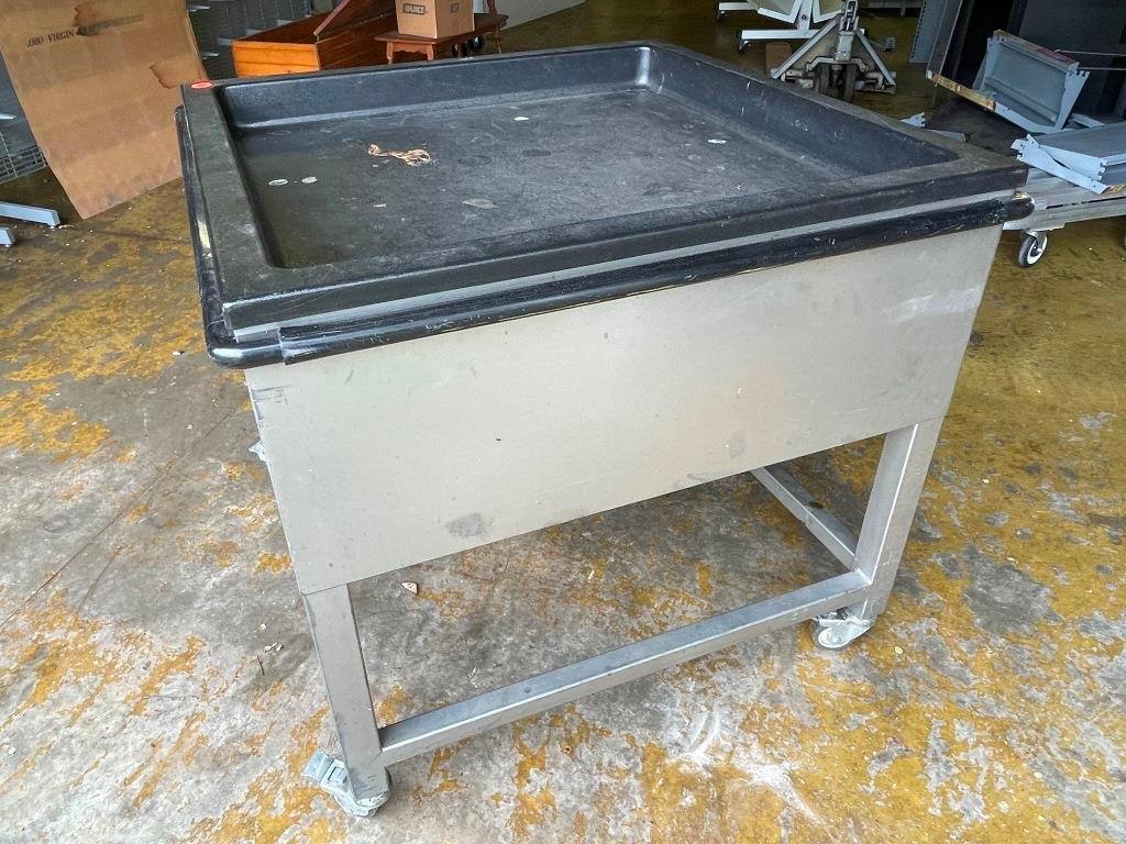 Metal Retail Display Cart