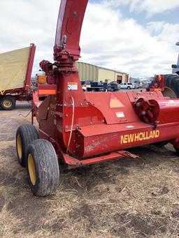 New Holland FP240 Forage Chopper with Kernal Processor & Metalert III. Sells with 3 row 30” Corn hea