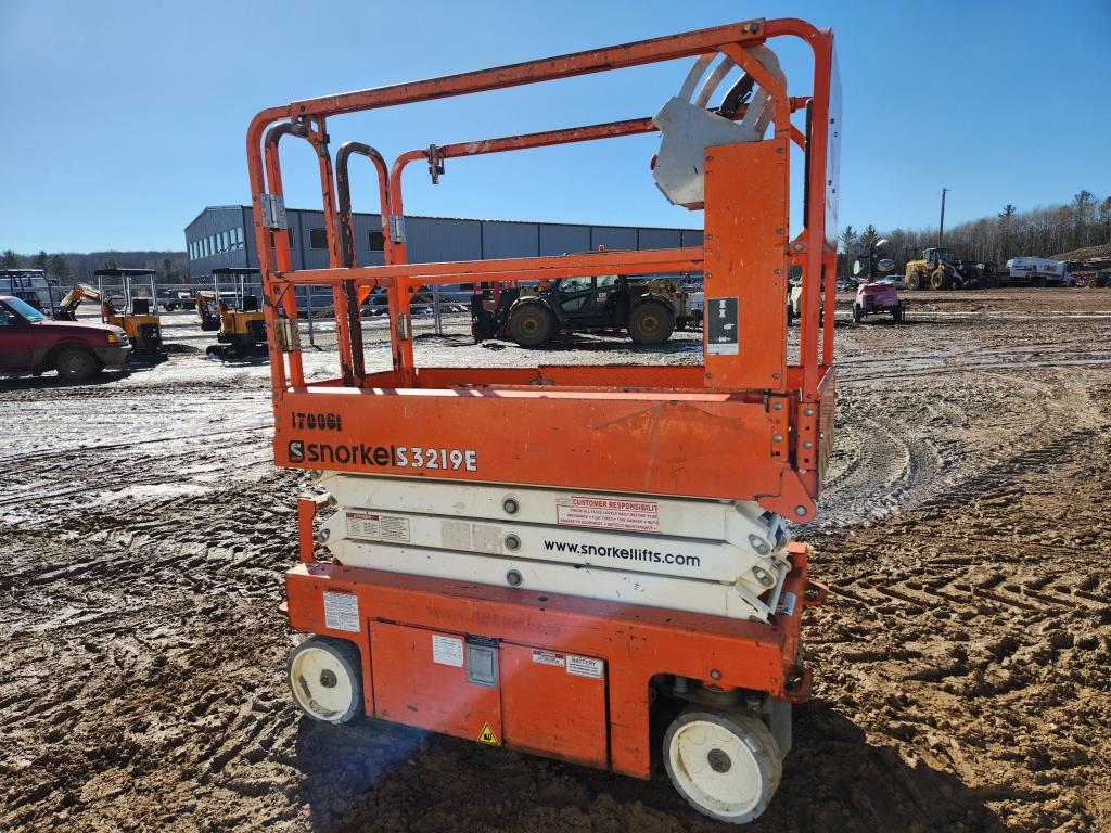 2016 Snorkel S3219e Scissors Lift