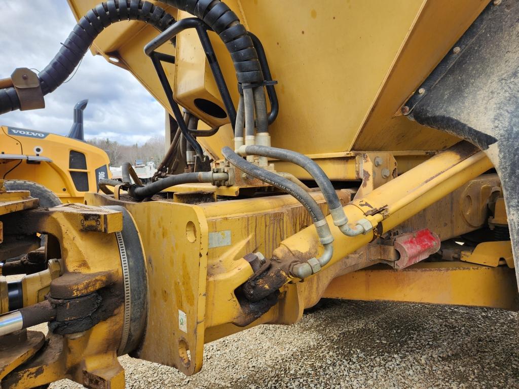 2005 Caterpillar 735 Haul Truck