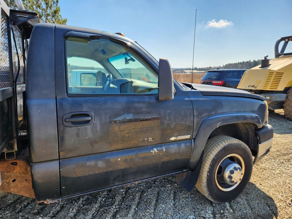 2005 Chevrolet 3500 Dump Box