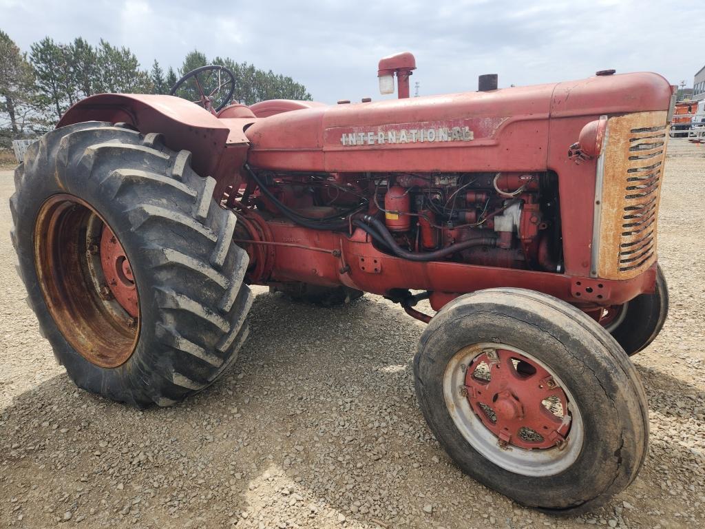 International 650 Tractor