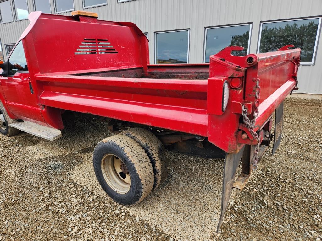 2005 Ford F350 Pickup Dump