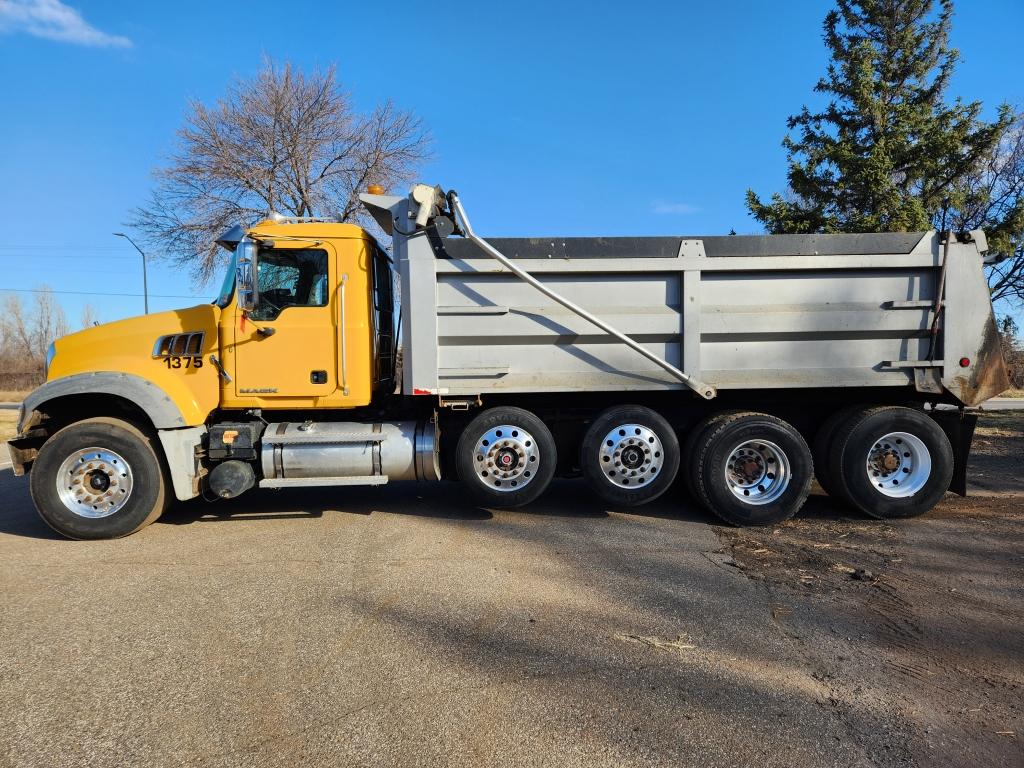 2011 Mack Gu713 Quad Axle Dump Truck