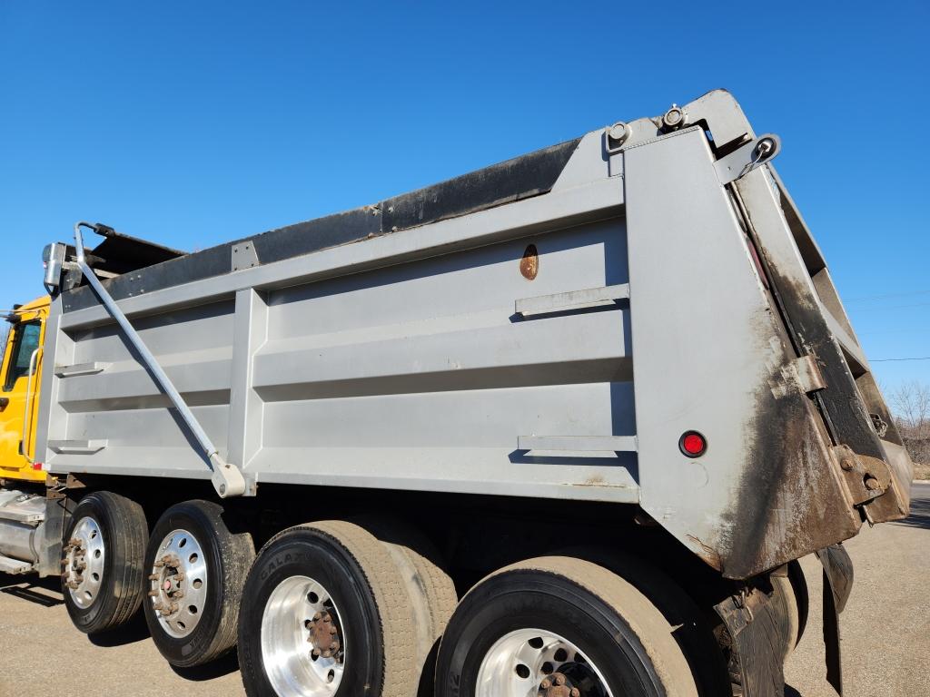 2011 Mack Gu713 Quad Axle Dump Truck