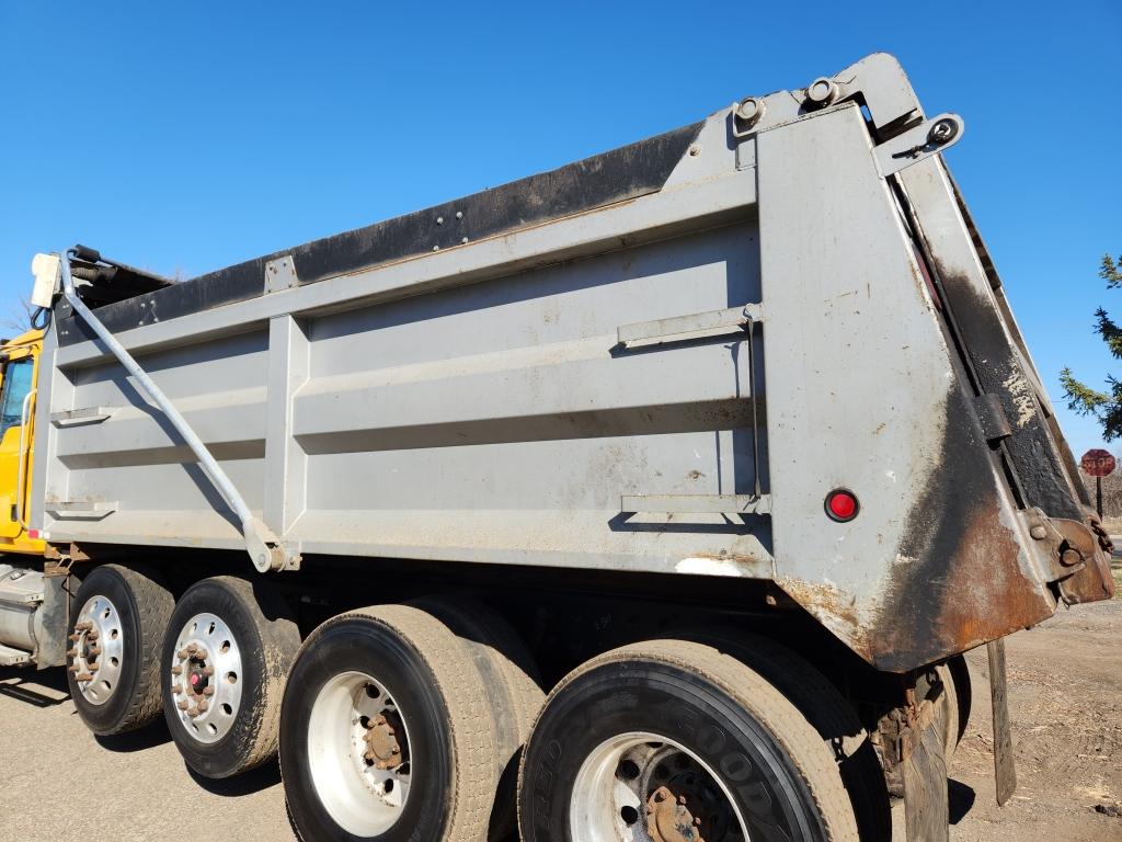 2011 Mack Gu713 Quad Axle Dump Truck