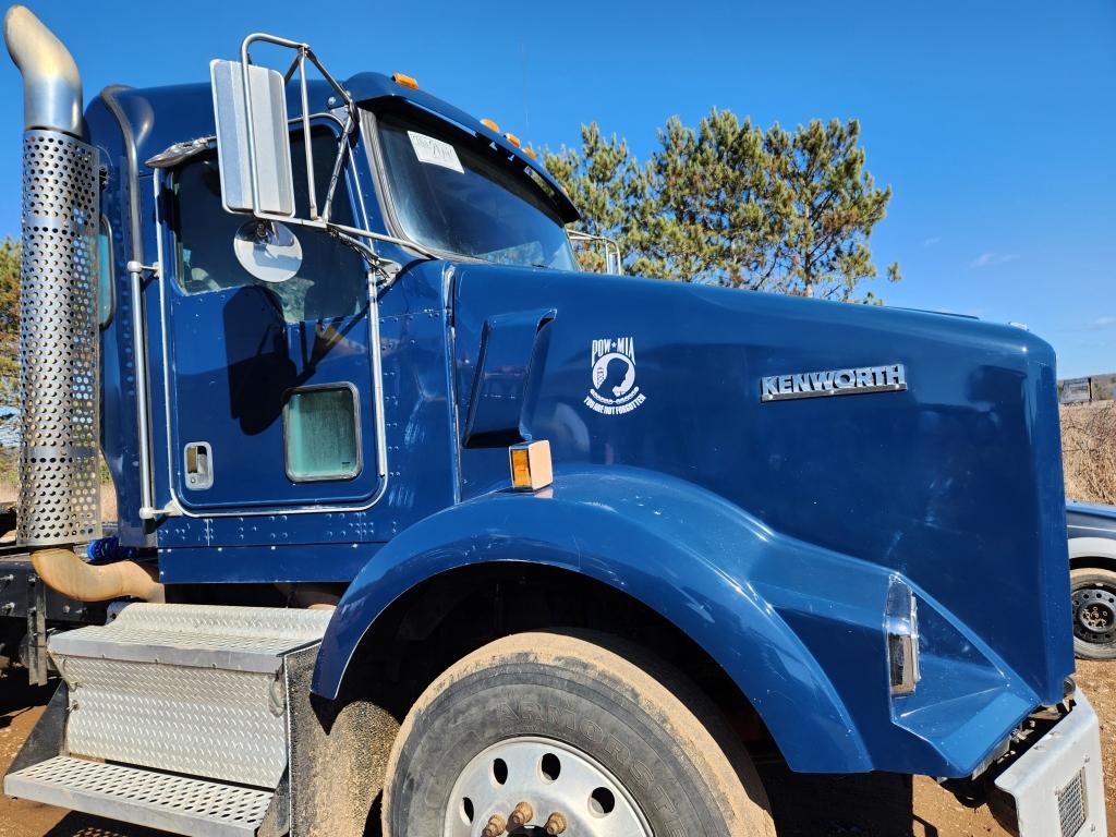 2008 Kenworth T800 Day Cab Tractor